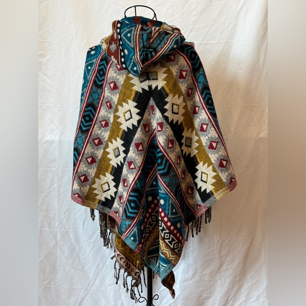 073 - Aztec Pattern Hooded Poncho View 5